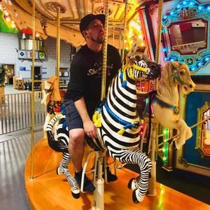 Meet your Posher, Cameron